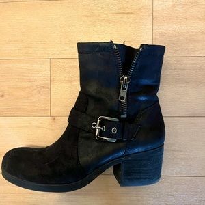 Carlos Santana Women’s Black Zip-Up Booties - Size 8